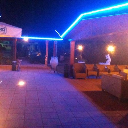 Hotel Quo Vadis None ภายนอก รูปภาพ
