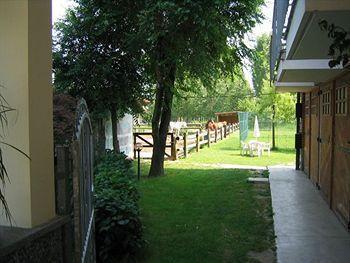 Hotel Quo Vadis None ภายนอก รูปภาพ