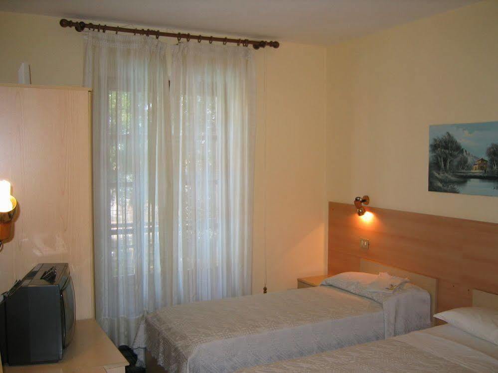 Hotel Quo Vadis None ภายนอก รูปภาพ